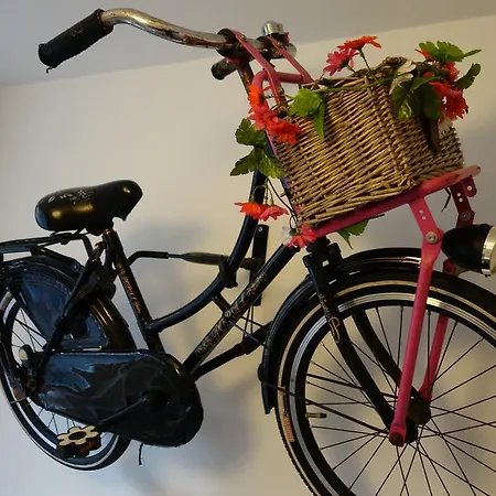 A Flynt Bed & Breakfast Amsterdam
